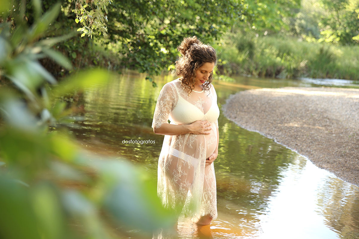 Vestido corto de encaje