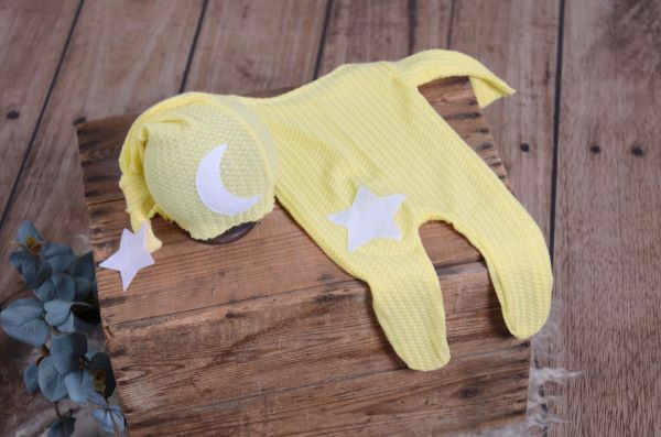 Yellow stitch hat and pyjama set