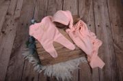 Set wrap, berretto e pigiama in maglia rosa
