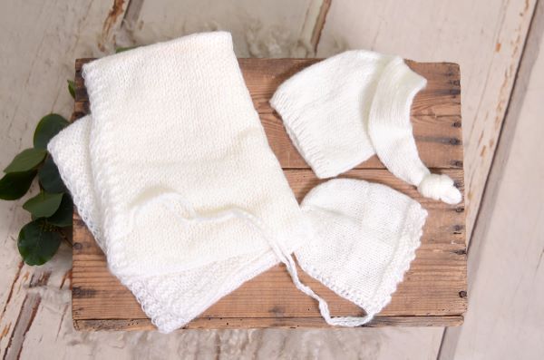 White mohair wrap and two hats set