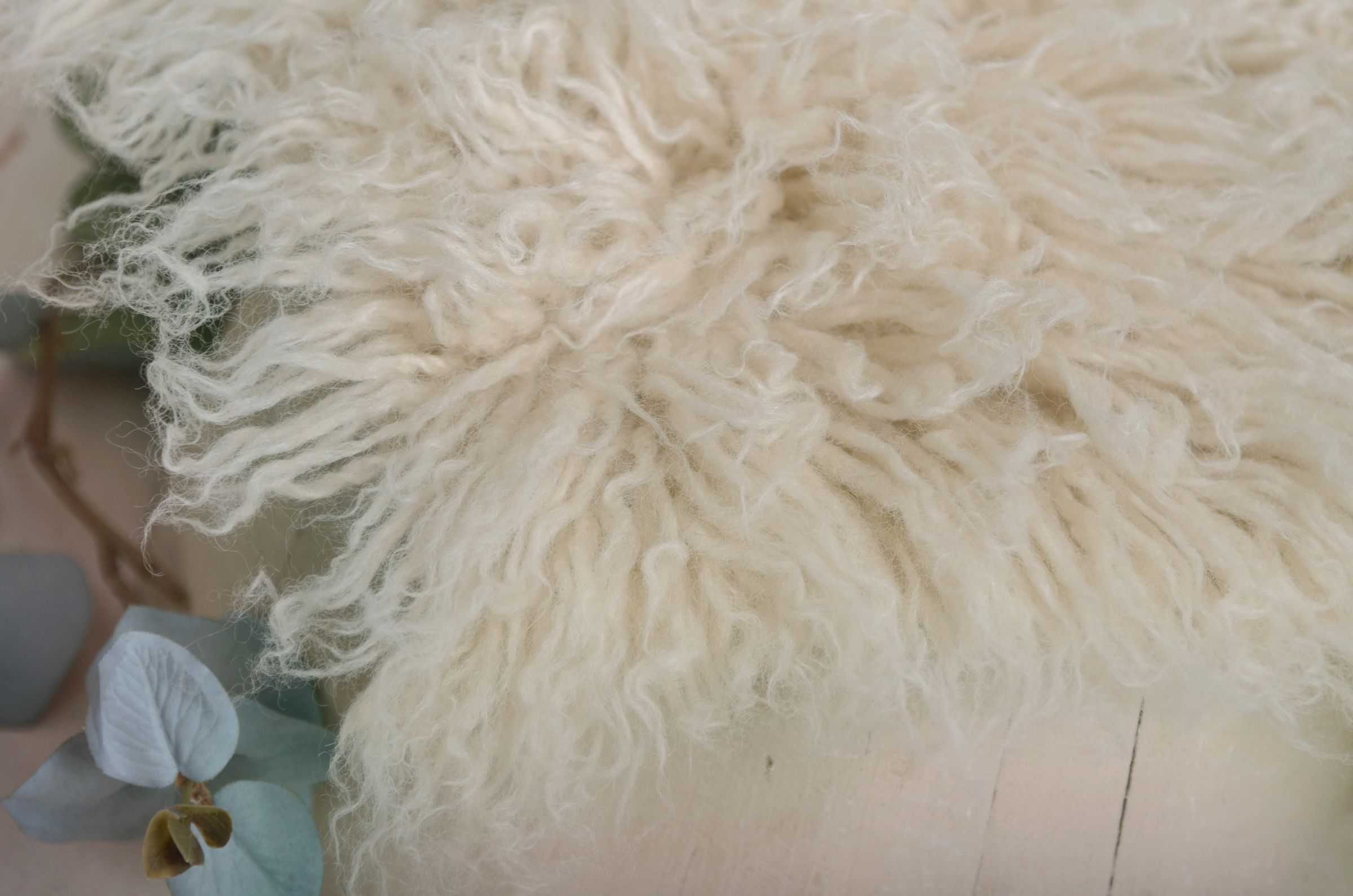 Kleines Flokati in Elfenbeinfarbe