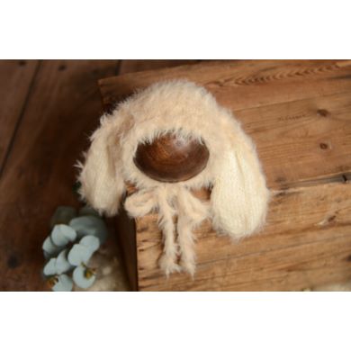 Beige fur hat with rabbit ears