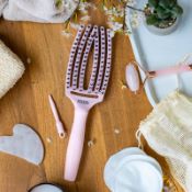 Brosse démêlante Fingerbrush Combo Pastel Pink Moyenne Olivia Garden 