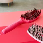 Brosse démêlante Fingerbrush Combo Hot Pink Moyenne Olivia Garden 