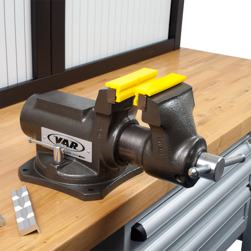 Professional bench vise w/ swivelling base 125mm