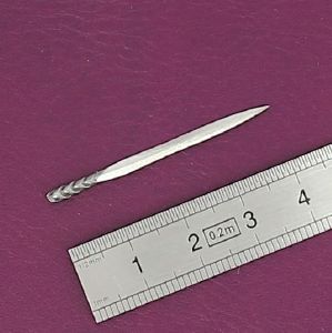 Lame d'alêne pour cuir - coupe diamant affutée - point sellier - L=40 mm