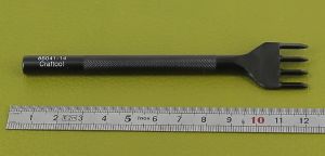 Griffe à frapper - 4 points en diagonale - entraxe de 6,4 mm