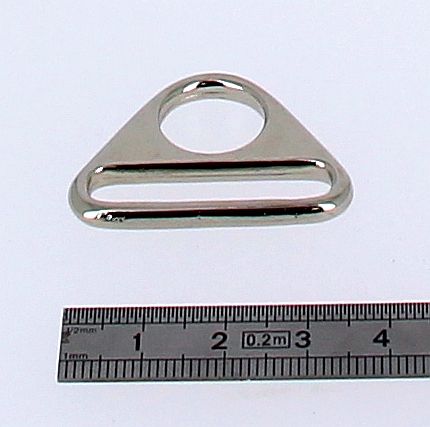 Anneau triangle - nickelé - 27x30 mm