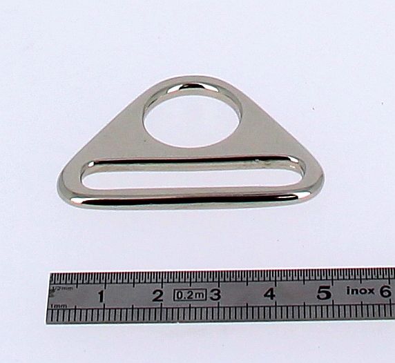 Anneau triangle - nickelé - 36x40 mm
