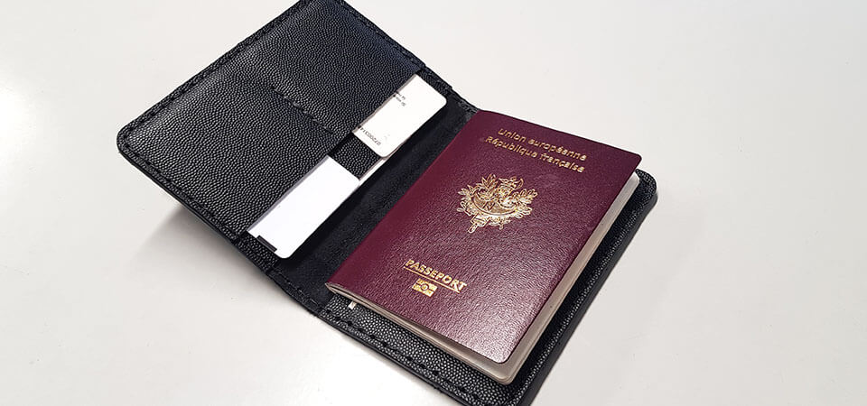 porte-passeport en cuir