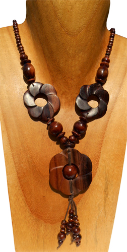 Collier en Bois Perles rondes et fleurs sculptées couleur bois naturel