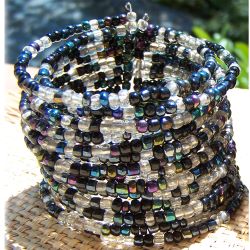 Bracelet manchette en perles de rocaille Noir Transparent Irisé 15 rangs