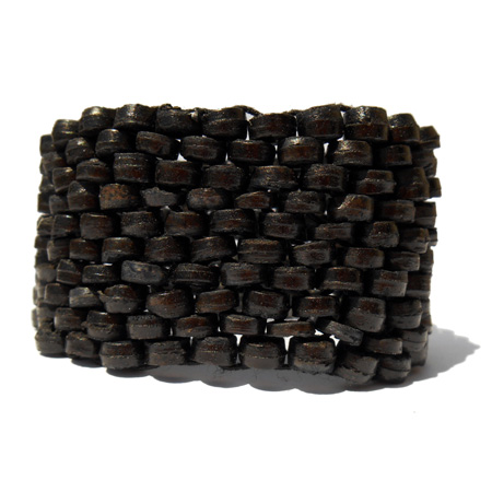 Bracelet manchette Noir tissage de perles en noix de coco
