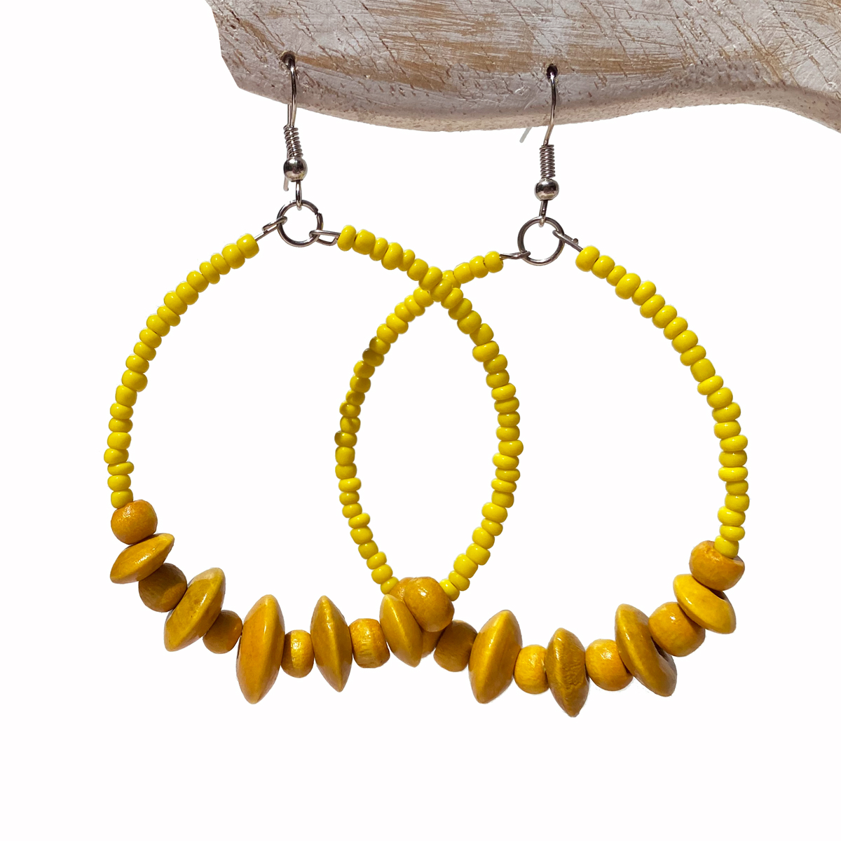 Boucles d'Oreilles Jaunes Anneaux Style Créoles Rocailles et Perles en Bois