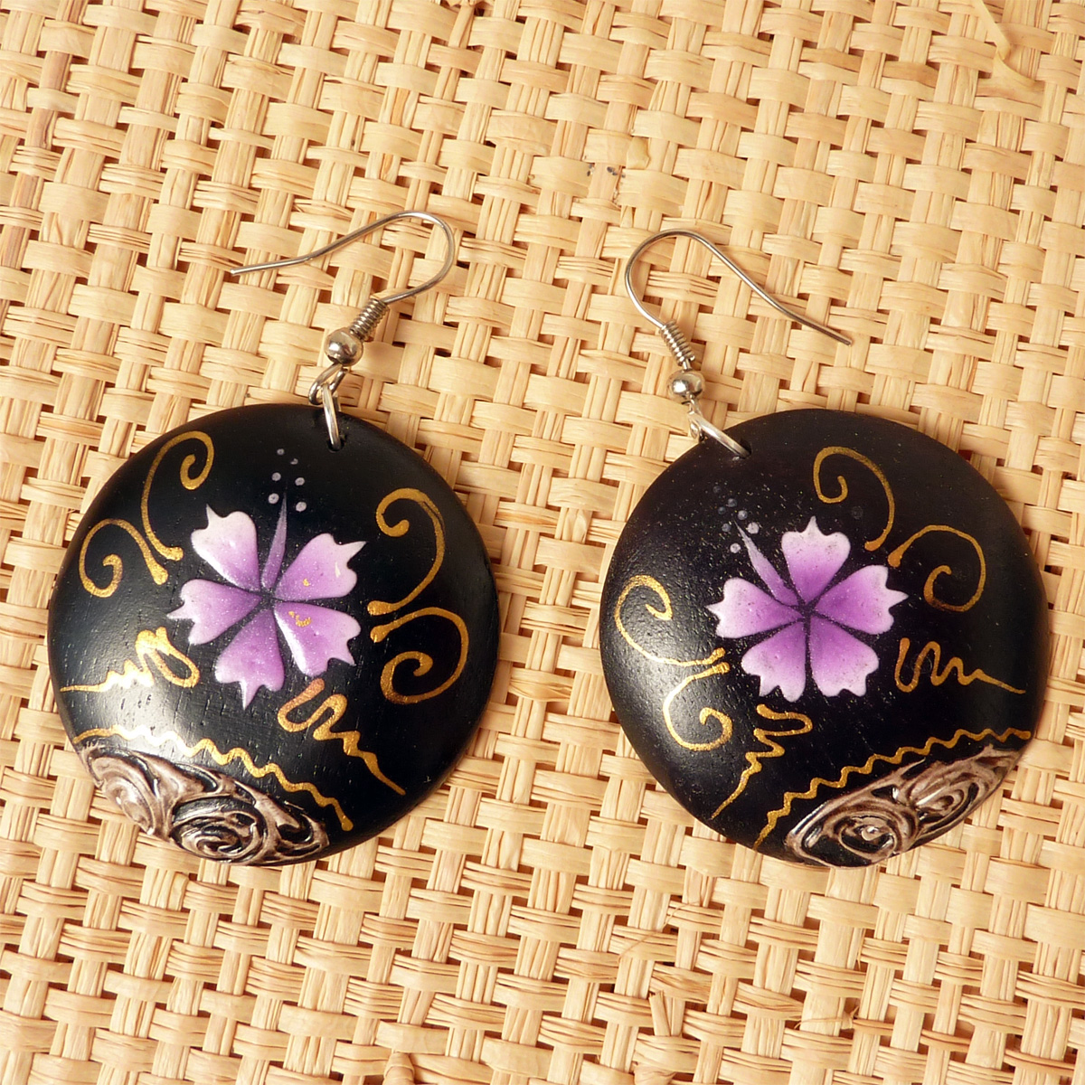 Boucles d'oreille en Bois Décor Hibiscus mauves peints à la main