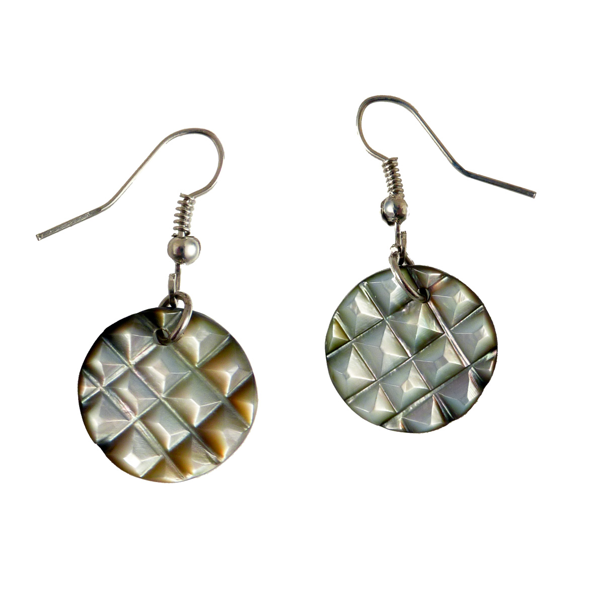 Boucles d'oreilles rondes en nacre naturelle gravure en damiers