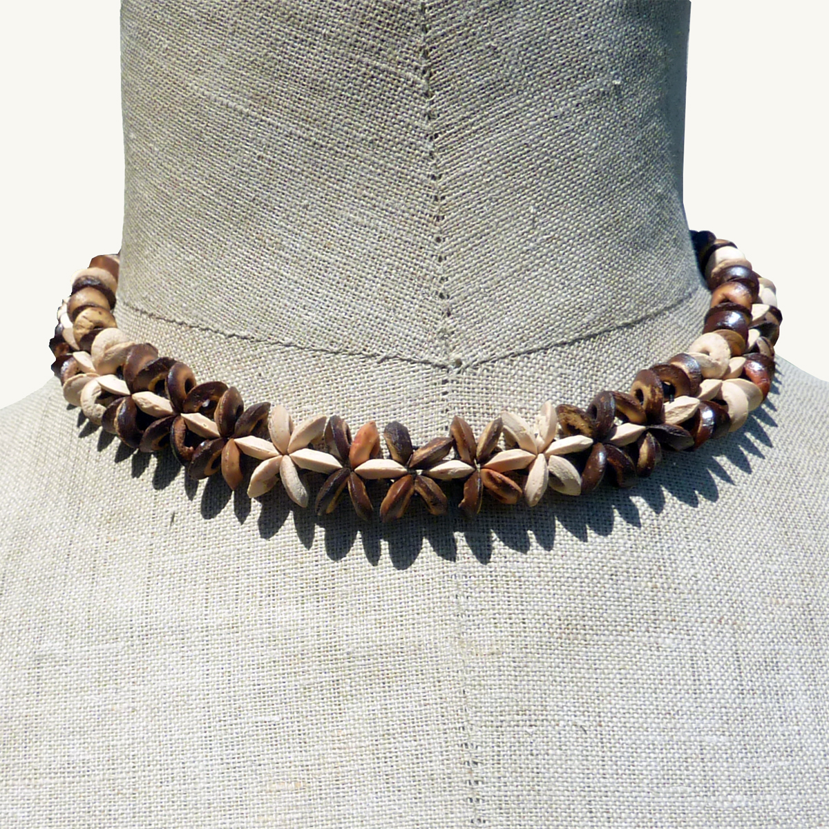 Collier ras de cou Perles en Noix de Coco naturelle sur élastique