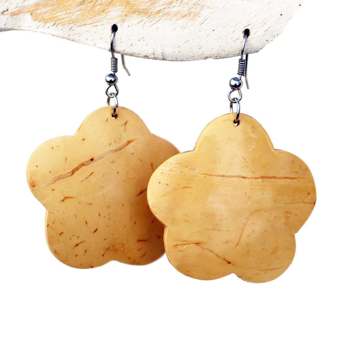 Boucles d'Oreille Fleurs en noix de coco claire - Artisanat de Bali