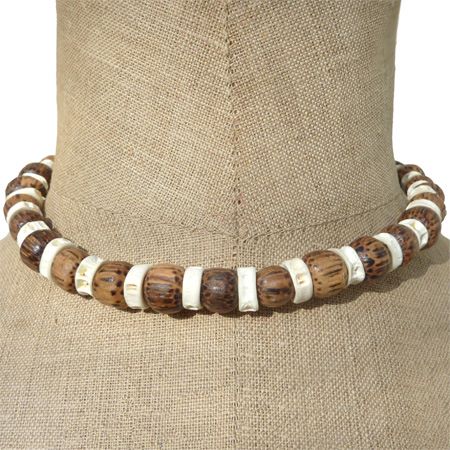 Collier Surfer Original ras de cou Perles en Bois de Cocotier et vertèbres de requin