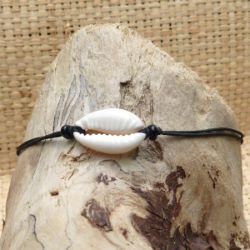 Bracelet coquillage cauri simple sur fil noir