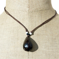 Collier cordon Pendentif graine de palmier