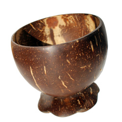 Petit pot en noix de coco sur pied