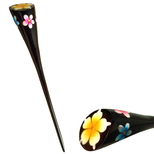 Pique à cheveux en bois à bout évasé décor Fleurs de Frangipaniers