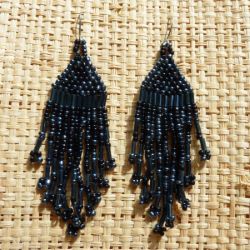 Boucles d'oreilles en perles de rocaille franges noir et gris métal