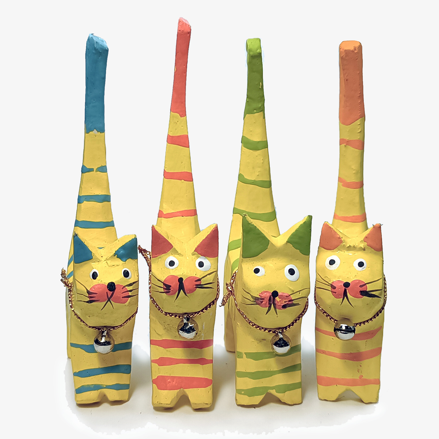 Quatre Petits chats clochettes jaunes à rayures