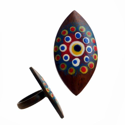 Bague en bois forme oeil originale décor peint à points et oeil turc