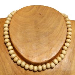 Collier perles en bois clair naturel vernis Pour Homme ou Femme