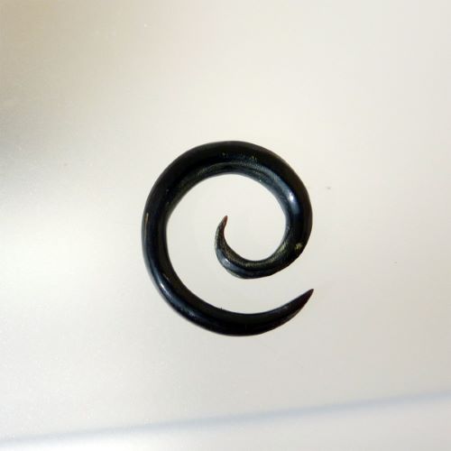 Boucle d'Oreille Mini Écarteur spirale en corne 3 mm