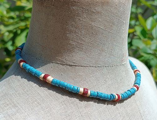 Collier Surfeur Original Perles en Noix de Coco Bleu Beige Rouge