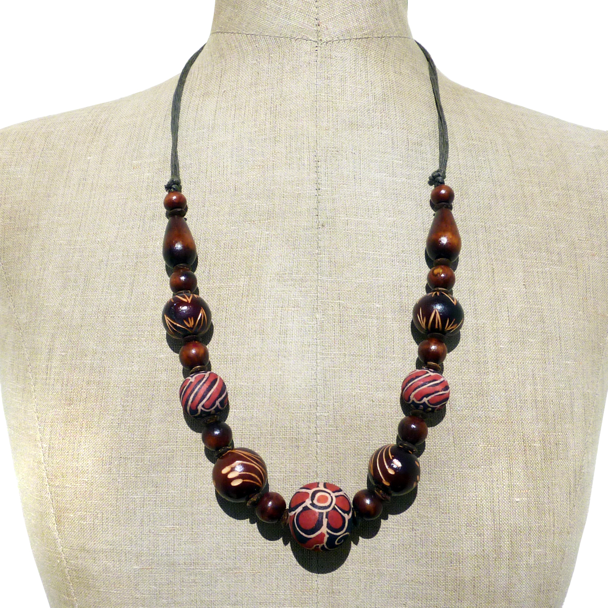 Collier Artisanal Perles en Bois Gravures et Batik sur bois