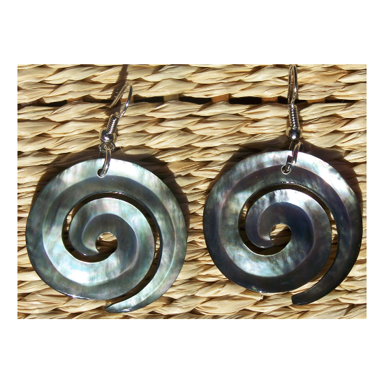 Boucles d'oreilles Spirales en Nacre naturelle - Artisanat de Bali