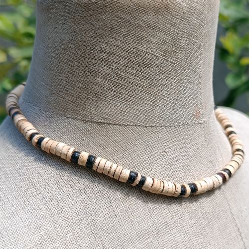 Collier Surfeur Original Perles en Noix de Coco Beige Noir
