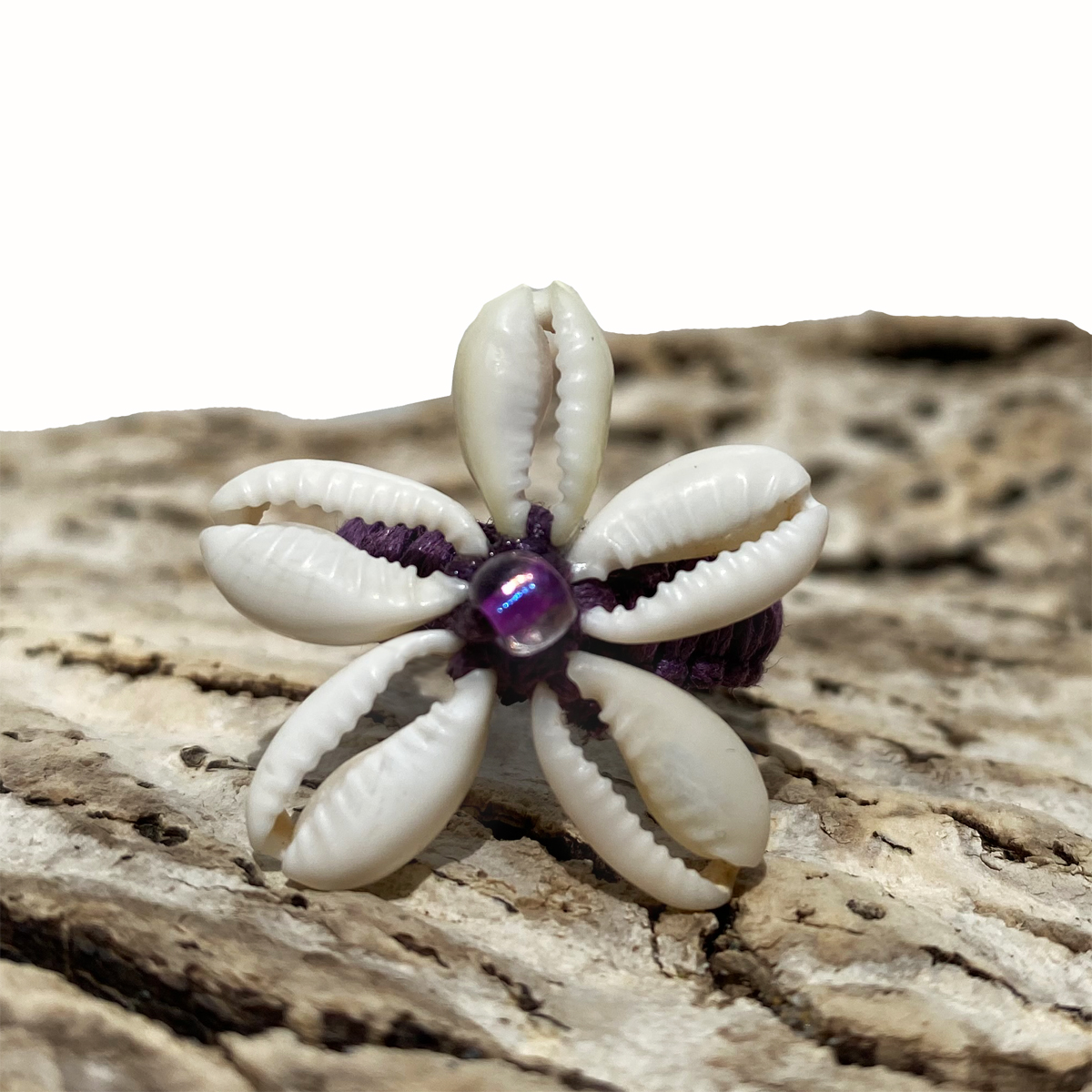 Bague Fleur anneau en macramé avec Cauris taille 50