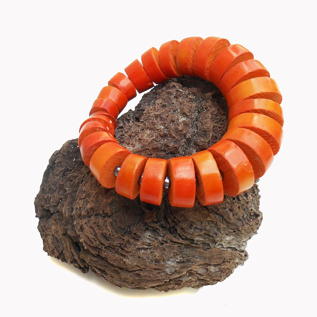 Bracelet en bois forme originale Orange