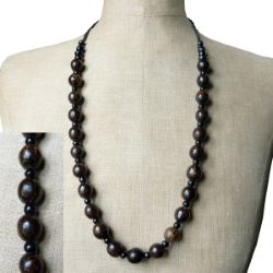 Collier en graines de palmier et perles en bois