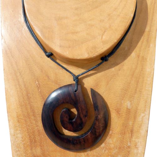 Collier pendentif Grande Spirale en bois exotique sur cordon