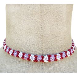 Collier fleurs en perles de rocaille Rouge mauve Blanc Artisanal
