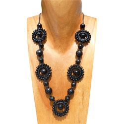 Collier Noir original en perles de bois
