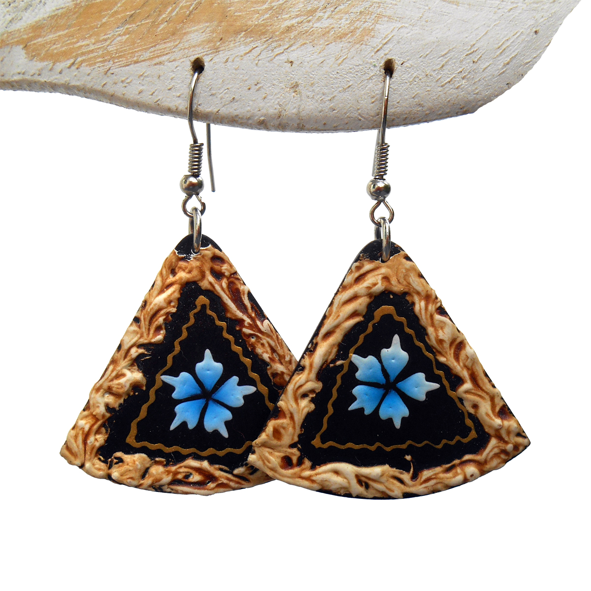 Boucles d'oreilles en Bois Peint Triangles Hibiscus Bleus