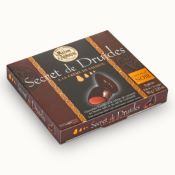 Menhirs au chocolat noir & caramel beurre salé.<BR> Etui de 80 g.