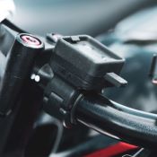Support de smartphone sur guidon 22mm de moto