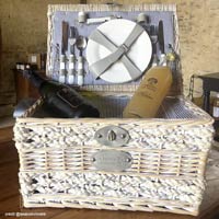 Chaumont Picnic Basket for 2 people