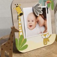 Houten Fotolijst voor babyfoto'smet magneet "Gigi de giraf" voor de babykamer
