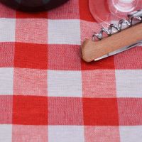 Manta para picnic XL,de cuadros grandes rojos y blanco con reverso impermeable